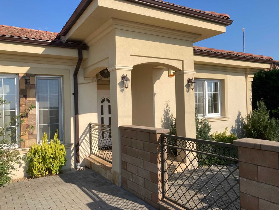 Casă duplex pe un nivel | 4 camere | Cartier Mediteranean – Urseni