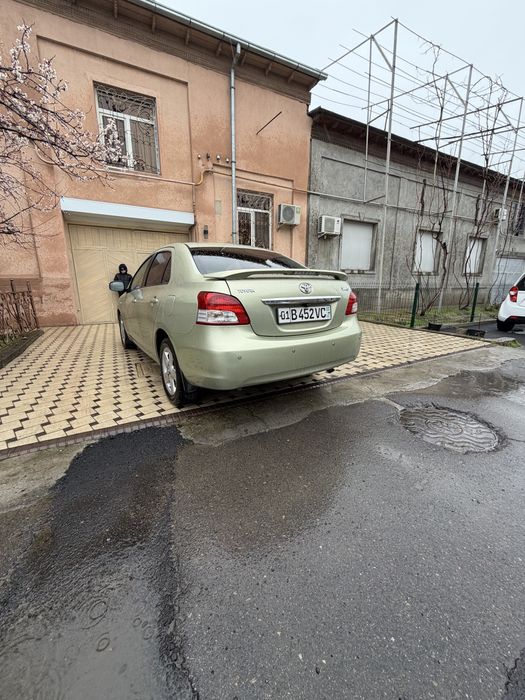 Srochna sotiladi Toyota yaris 2007 yil full ideyal