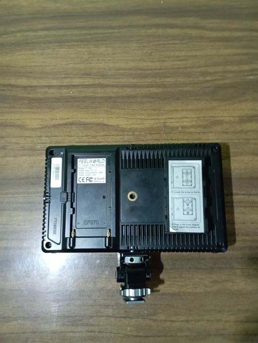 Kamera monitor sotiladi