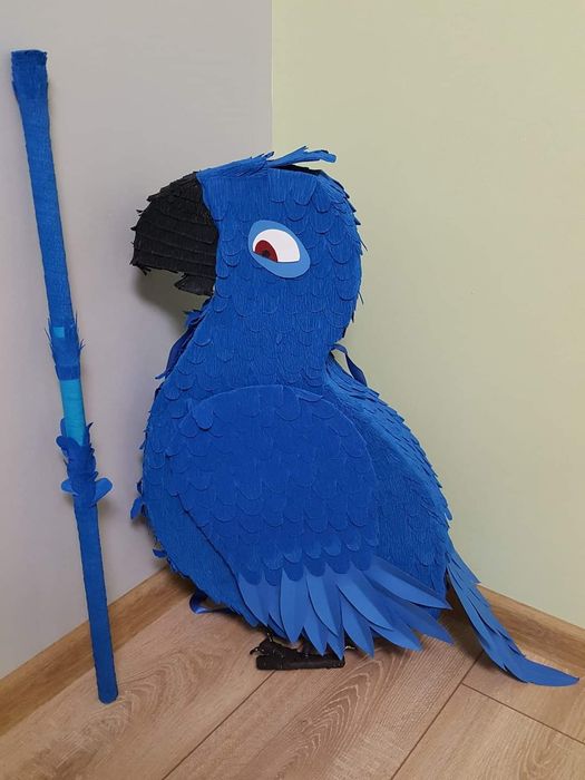 пинята - папагалът от детската анимация 'Рио'