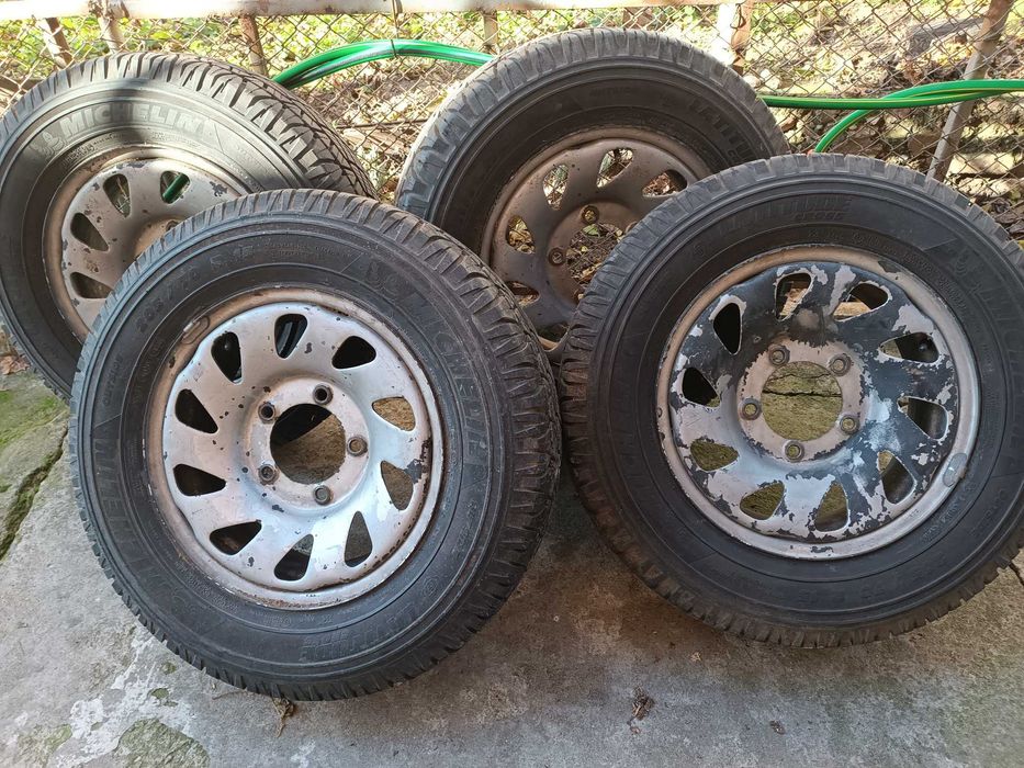 Джанти с гуми и раздатка за Сузуки Витара