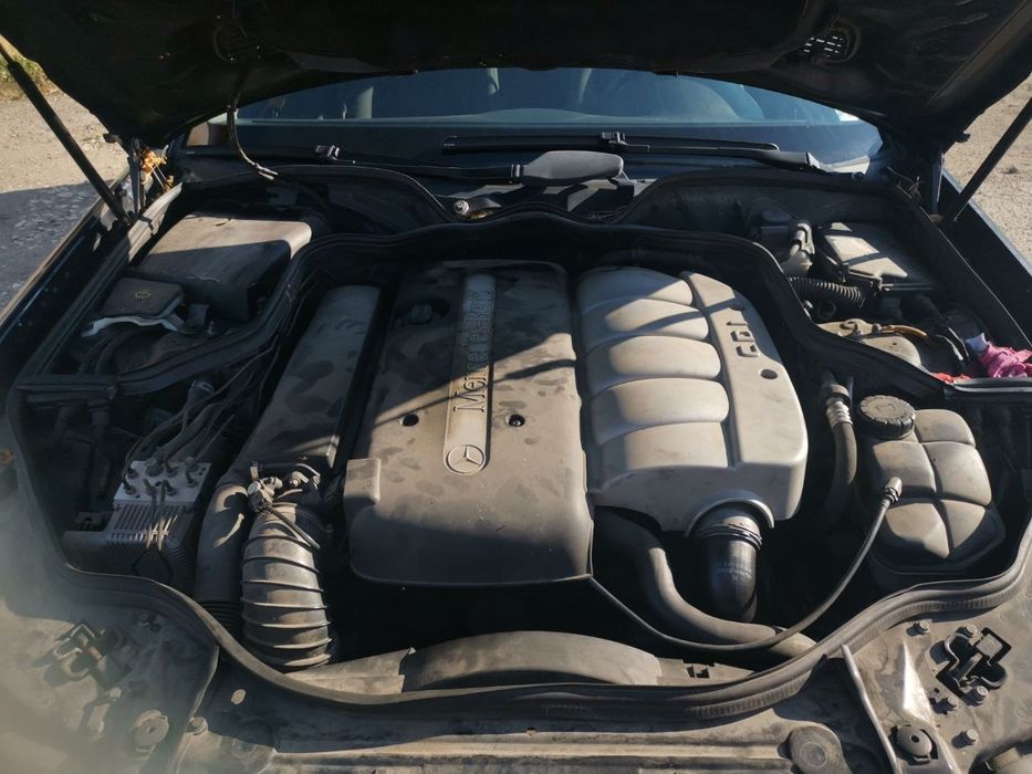 Продавам Мерцедес Е класа