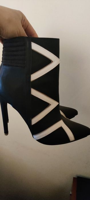 Botine model animal print zebra