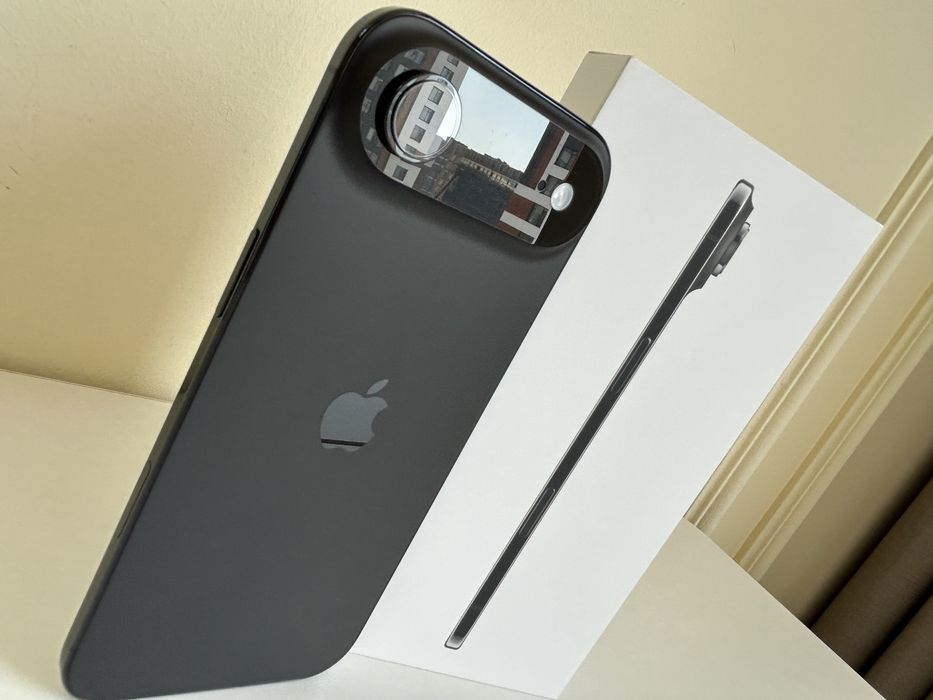 Продам Iphone 17 air