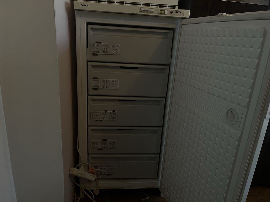 Congelator Bosch  cu 5 sertare!