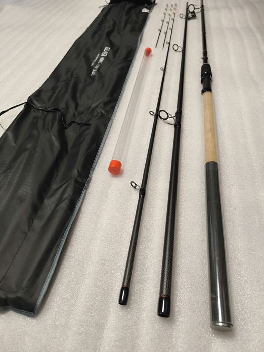 Feeder FL BLACK FORCE 3.90m 60-180g + Mulineta PRO FL FL ULTIMATE 8000