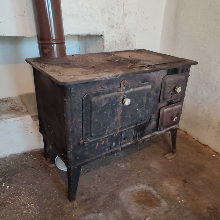 Стара бабина печка – като едно време, селска идилия