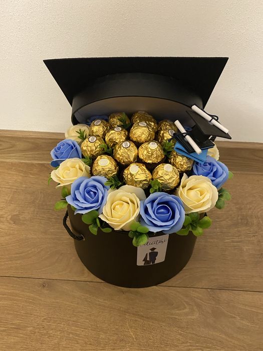 Ursuleti din trandafiri de spuma si aranjamente din flori de sapun