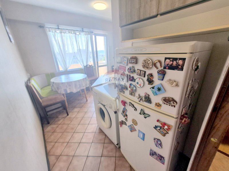 Продава се Двустаен апартамент в Варна, Цветен квартал - 61 кв.м за 2377 €/кв.м - Снимка #8