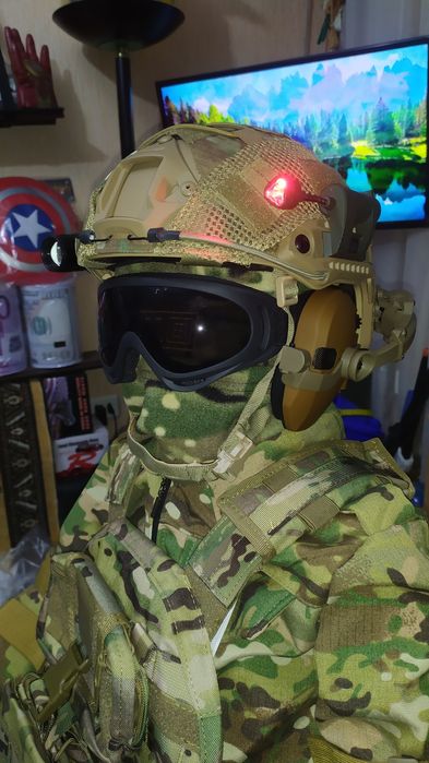 Каска военная. Китай пластик. Новая