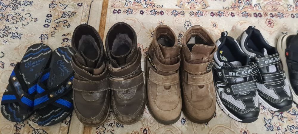 Отдам обувь и вещи на мальчика