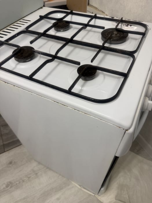 Продам газовую плиту