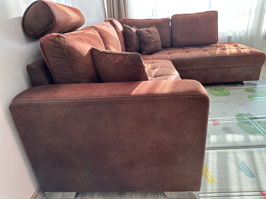 Разтегателен ъглов диван