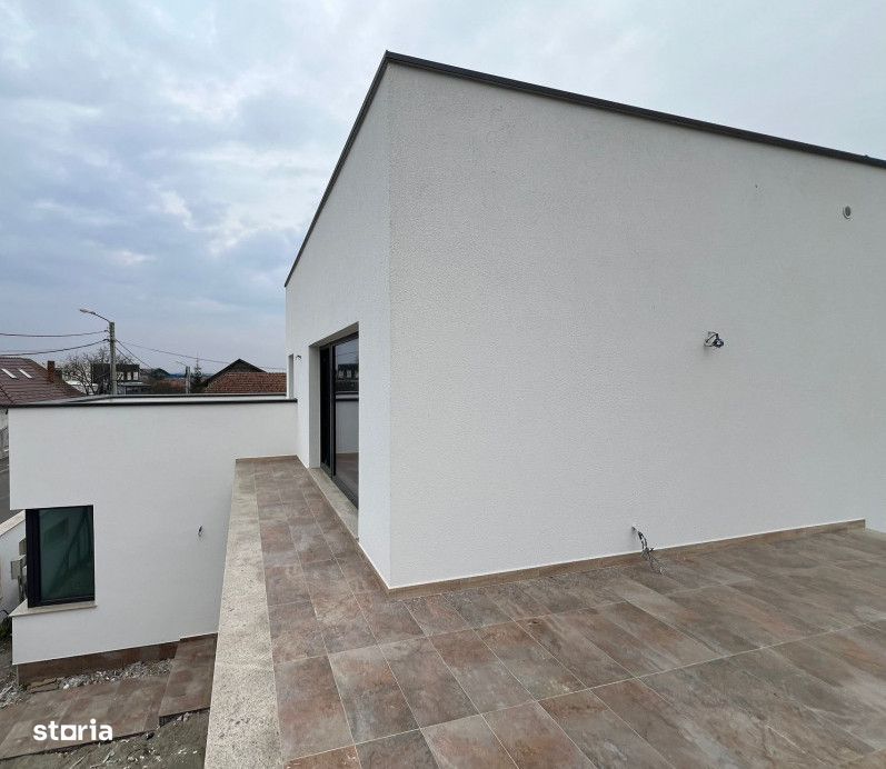 Casa Noua Semifinisata in Someseni, 700mp teren