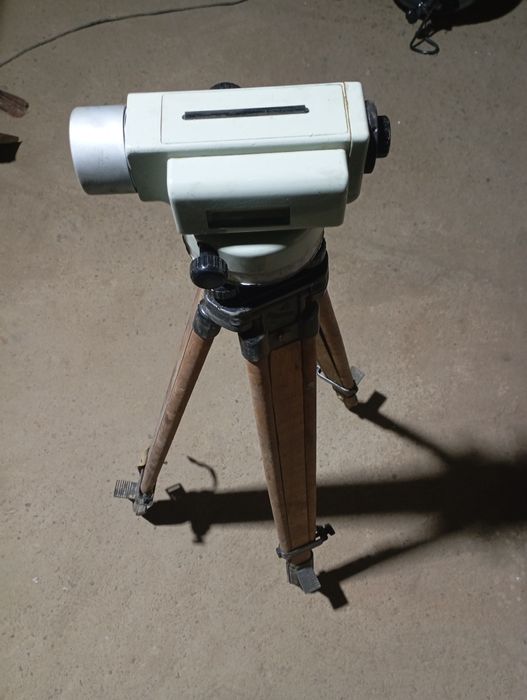 Нивелир оптический