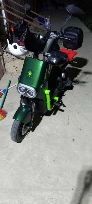 Продам электрический скутер Бонви 7420 БЕЗ АККУМУЛЯТОРОВ!!!