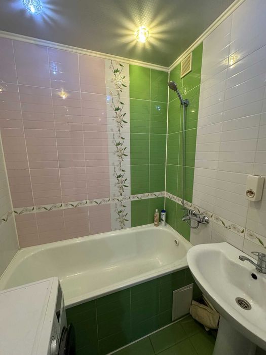 продается 2 ком квартира