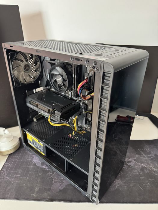 vand setup de gaming ca nou