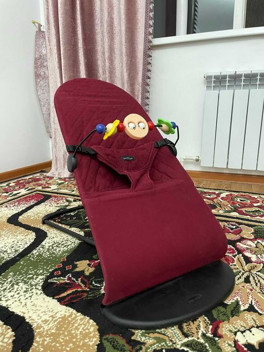 Продам детский шезлонг, качающийся.