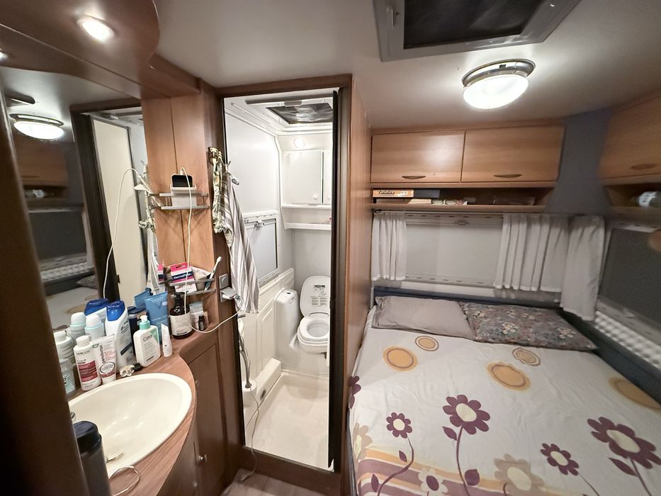 Rulota Knaus Eurostar 500 TF cu aer conditionat
