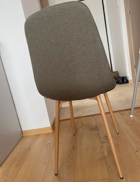 Scaune în stare foarte bună