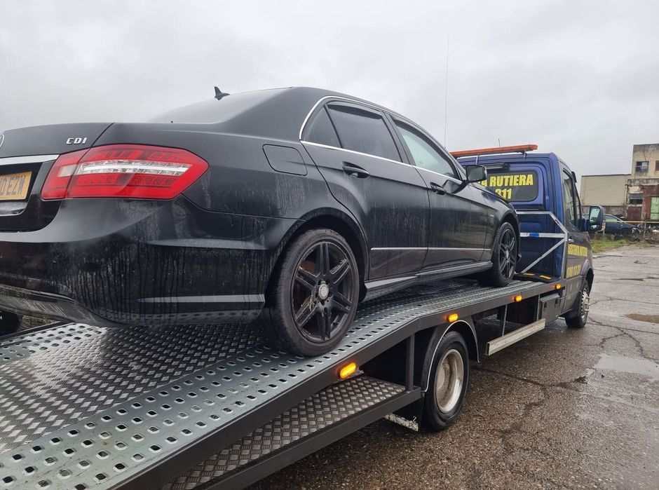 Dezmembrez mercedes e-class w212