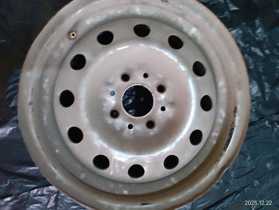 Диск штампованный, металлический.