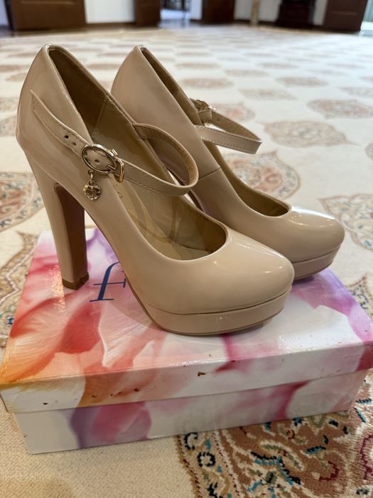 Продам обувь каждая по 2000тг