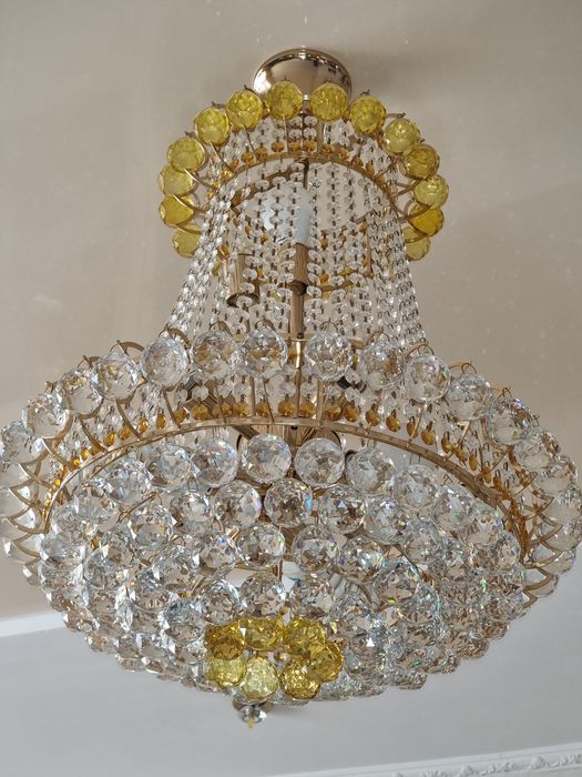 Срочно продам  люстру хрусталь