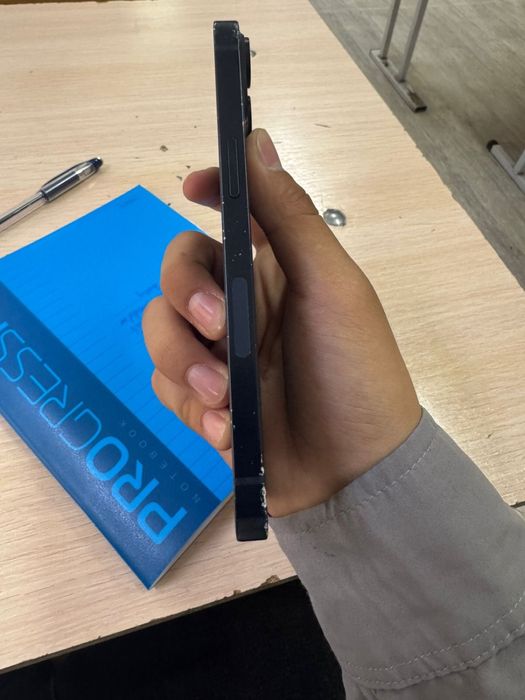 Продам Iphone 13 sim