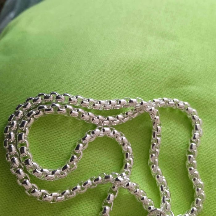 Чисто нов сребърен ланец, гривна-комплект за мъж/жена. В кутия.