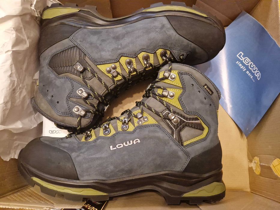 Ghete, bocanci LOWA Goretex, masuri 45-46 waterproof,scarpa,salewa,mammut