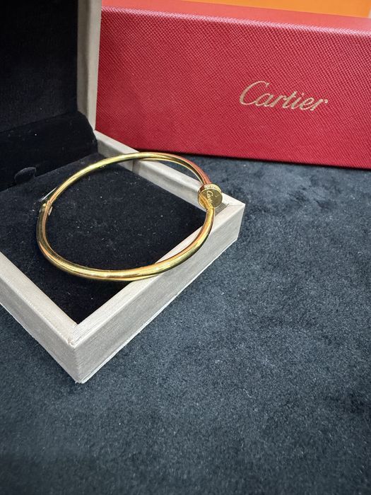 Гривни и колие Cartier