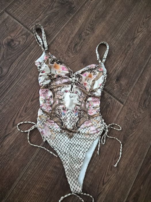 Бански сет цял и камъни