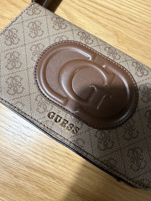 Дамска чанта Guess