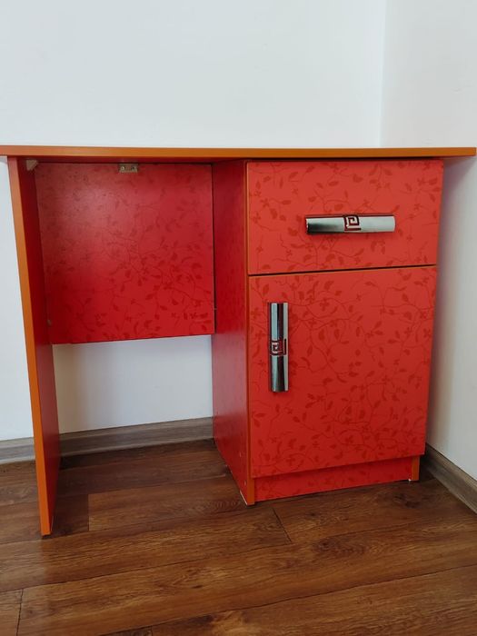 Компьютерный стол и стул детский