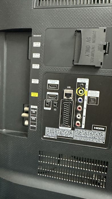 Телевизор Samsung Smart 40 диагональ . Ширина 91 см