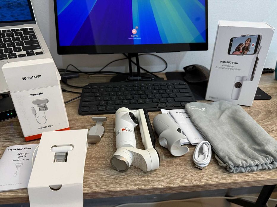 Стабилизатор Insta360 Flow