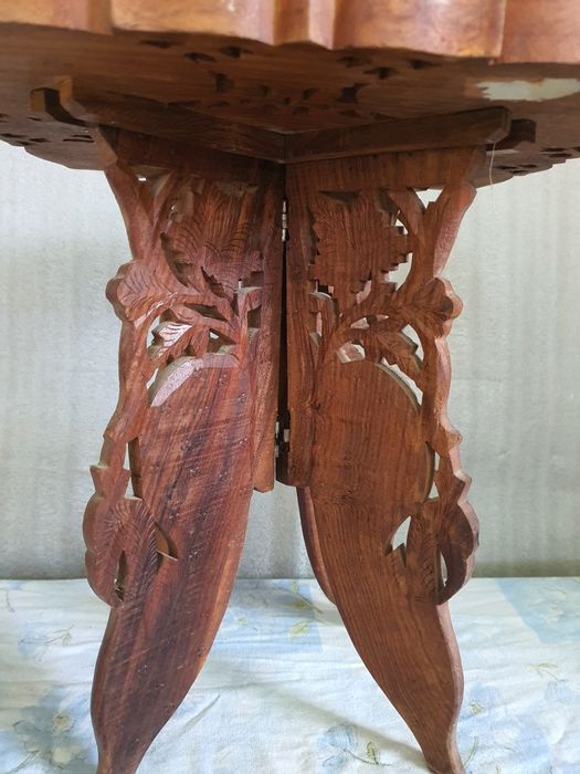 Столик красное дерево Индия