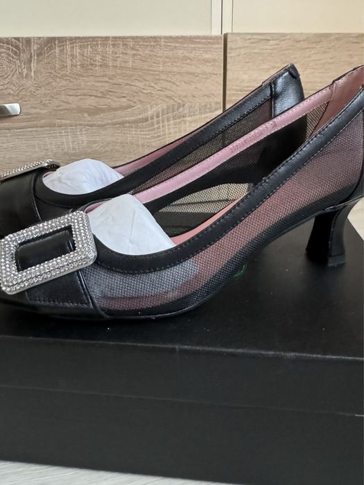 Кожаные новые туфли