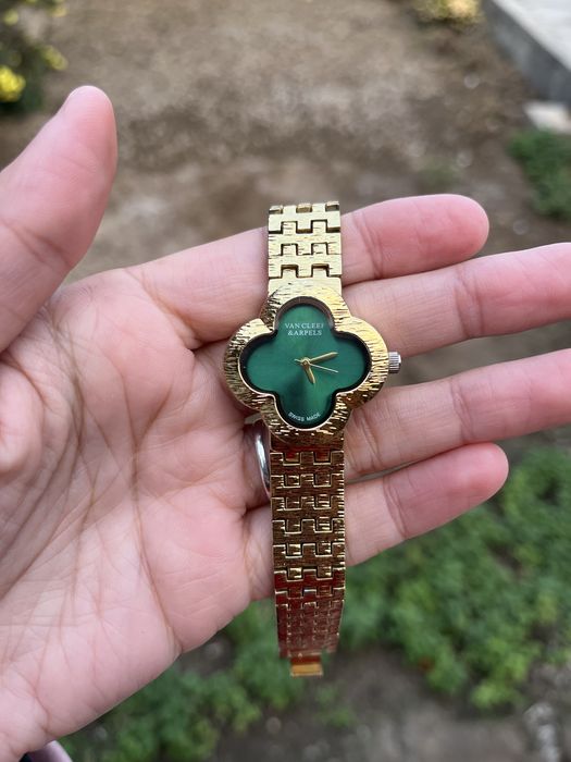 Soatlar sotiladi.  Swiss made