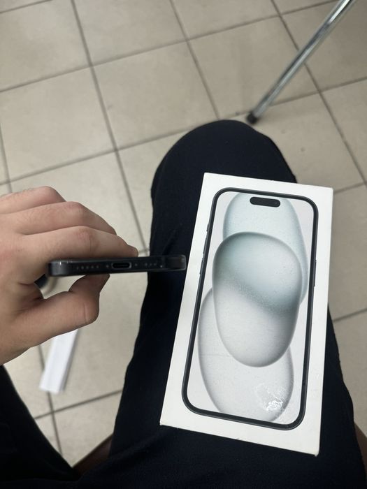 Продам Iphone 15 128gb