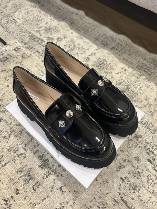 Лоафери чисто нови