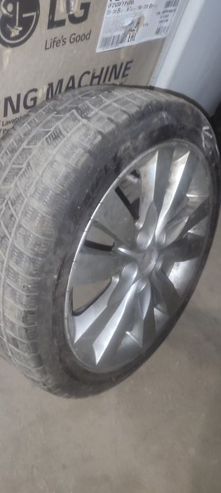 Диск шинасымен сатылады.