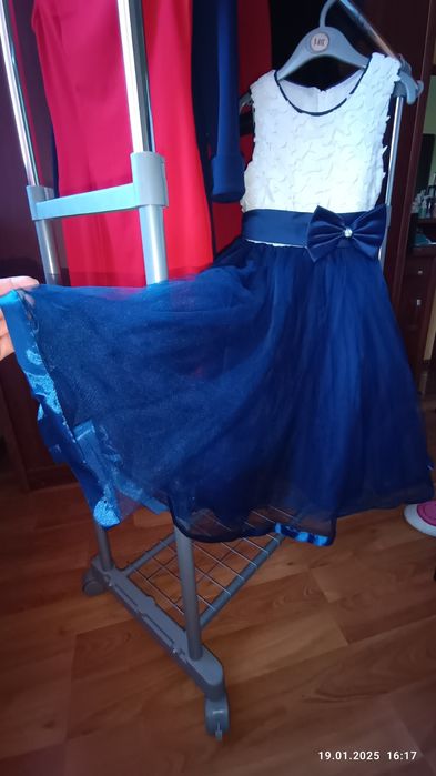 Уникална дълга детска рокля за официален повод 120 р-р