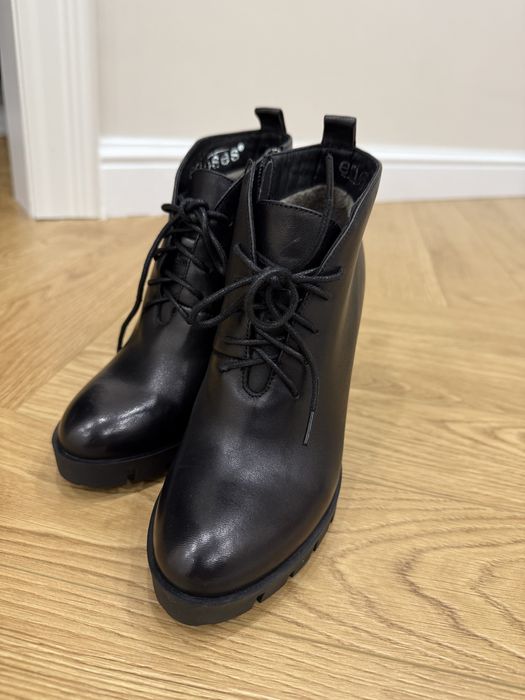 Продам сапоги новые