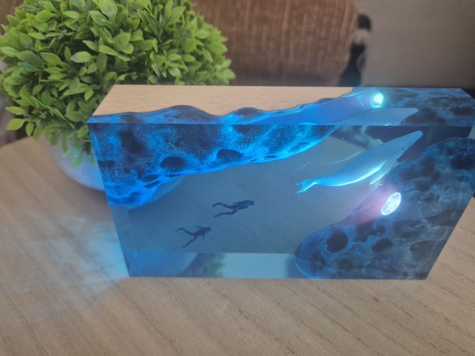 Нощна лампа от епоксидна смола