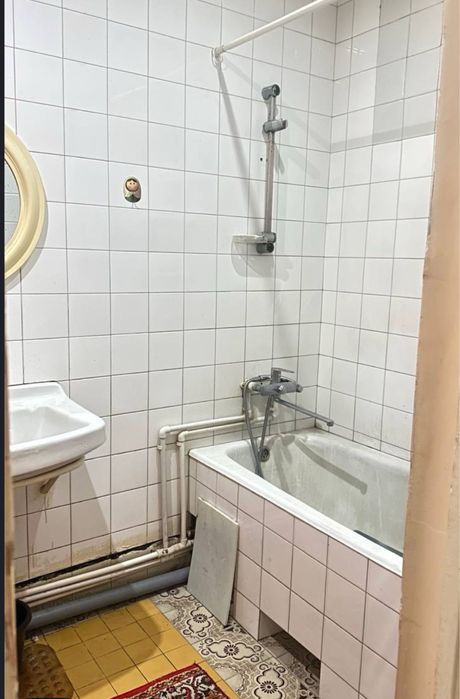 Продается квартира Метро Космонавты,ЦУМ, с средним ремонтом,73м2