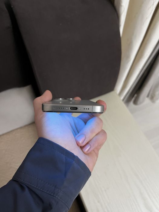 Продам айфон 15 про