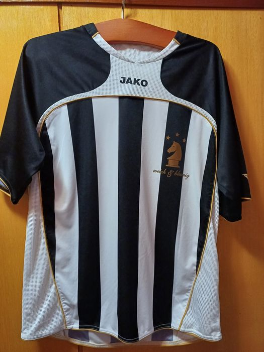 Продавам фланелка JAKO